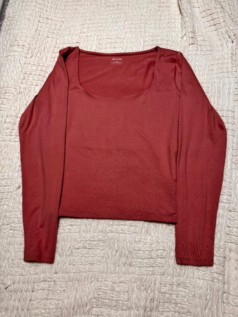 Hollister nwot never worn. XL HUGE SALE